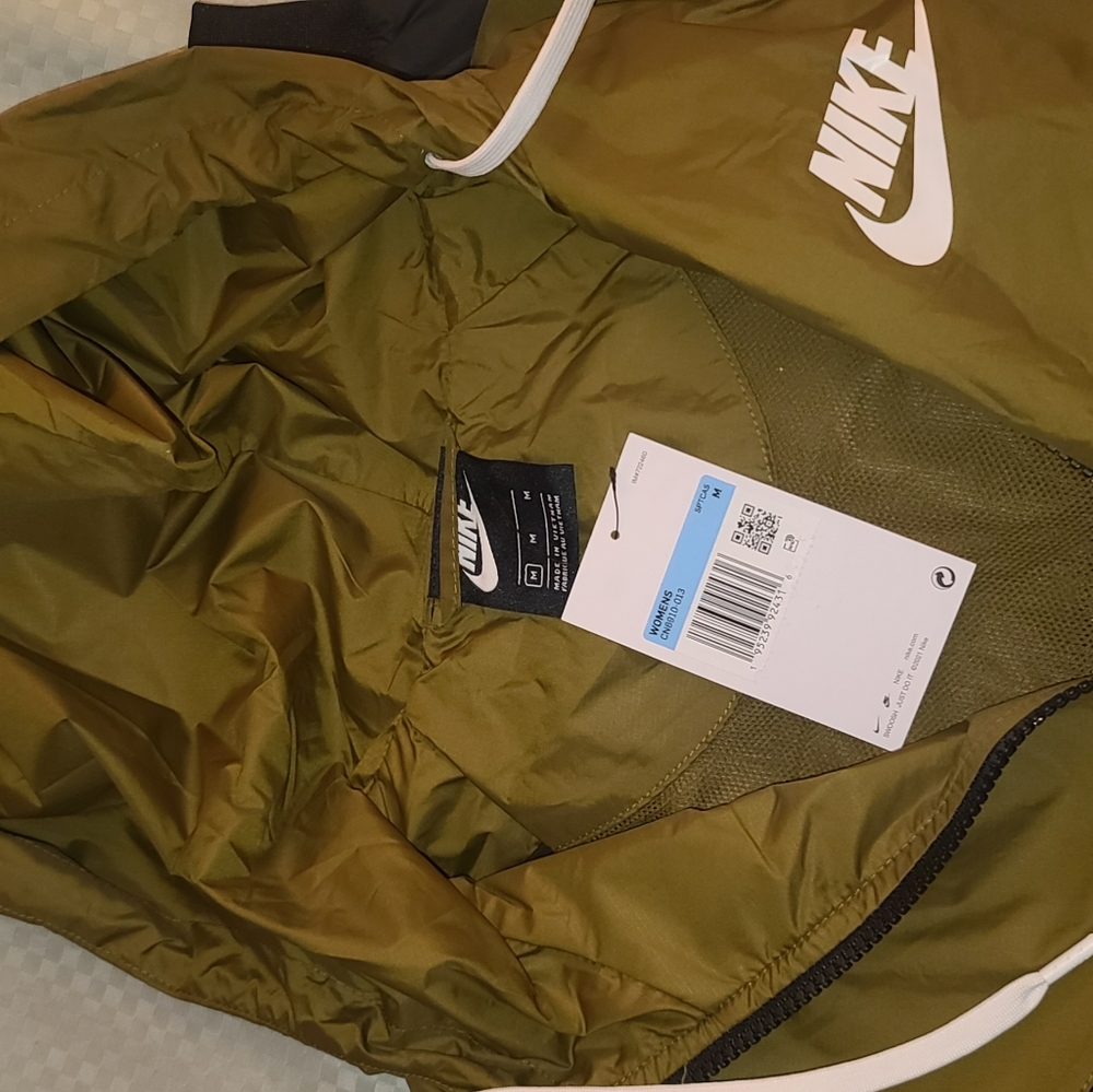 Nike Jacket - Picture 2 of 12